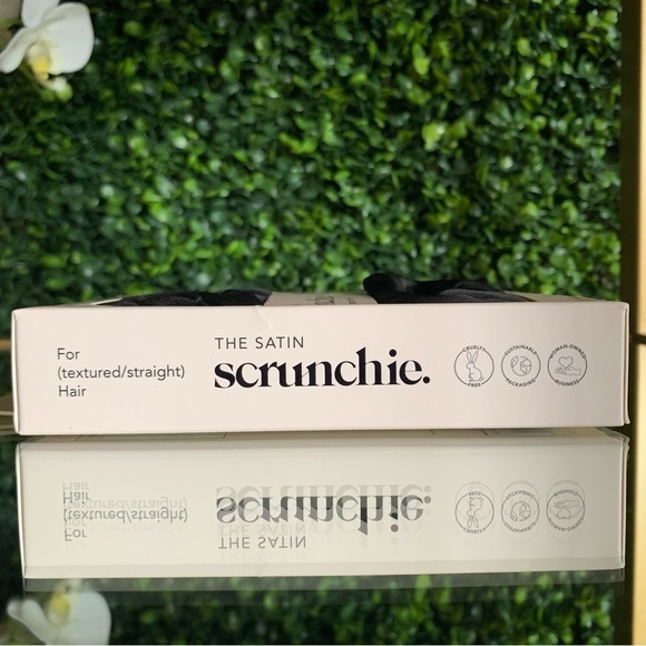 Kitsch Satin Sleep Scrunchies in Black | NEW | 5 Piece Set - Picture 4 of 7